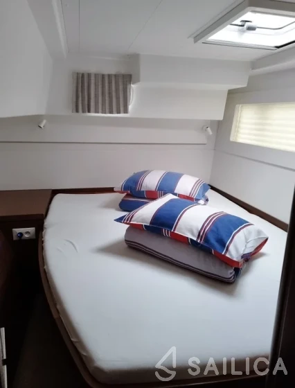 Lagoon 40 - Yacht Charter Sailica
