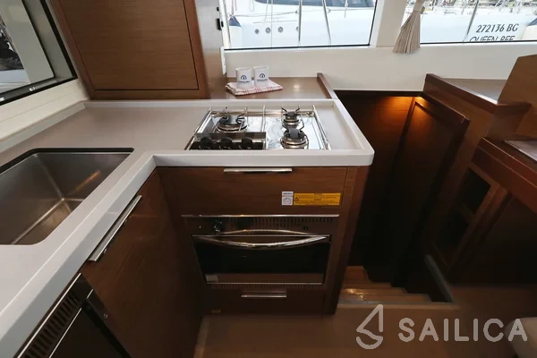 Lagoon 40 - Yacht Charter Sailica