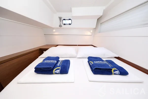 Lagoon 40 - Yacht Charter Sailica