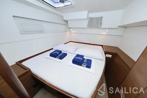 Lagoon 40 - Yacht Charter Sailica
