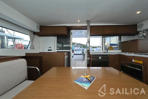 Lagoon 40 - Yacht Charter Sailica