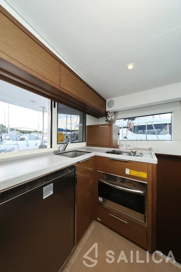 Lagoon 40 - Yacht Charter Sailica