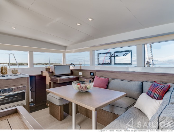Lagoon 40 - Yacht Charter Sailica