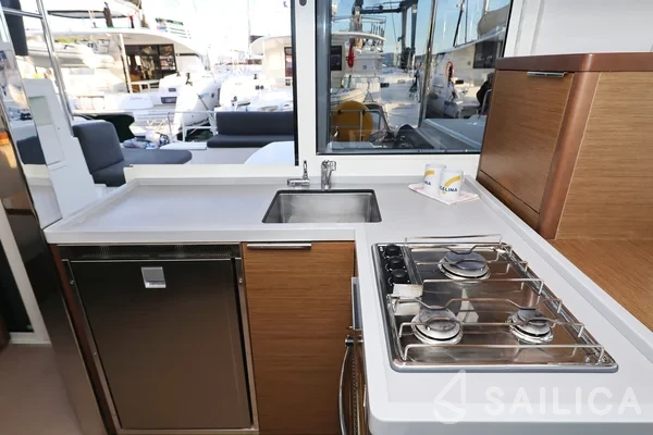 Lagoon 40 - Yacht Charter Sailica
