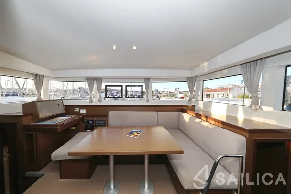 Lagoon 40 - Yacht Charter Sailica