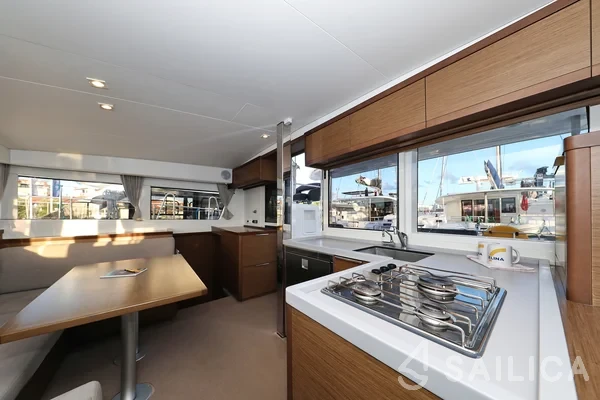 Lagoon 40 - Yacht Charter Sailica