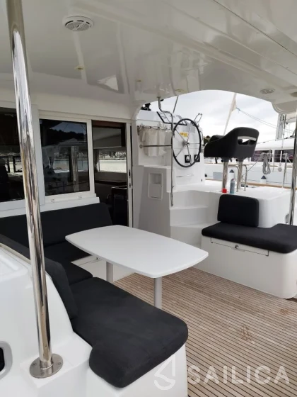 Lagoon 40 - Yacht Charter Sailica