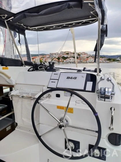 Lagoon 40 - Yacht Charter Sailica