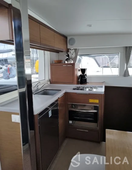 Lagoon 40 - Yacht Charter Sailica