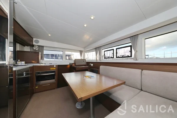 Lagoon 40 - Yacht Charter Sailica