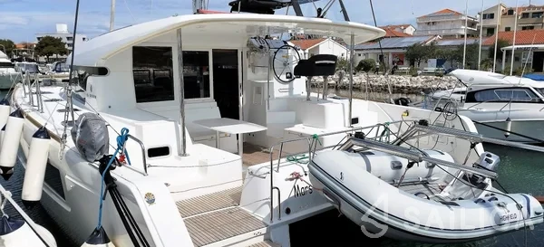 Lagoon 40 - Yacht Charter Sailica