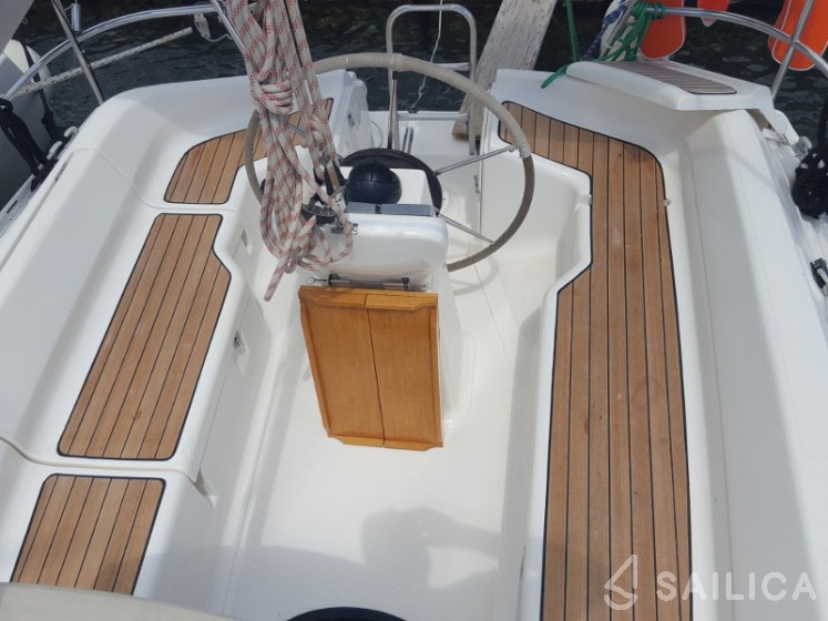 Bavaria 32 - Yacht Charter Sailica