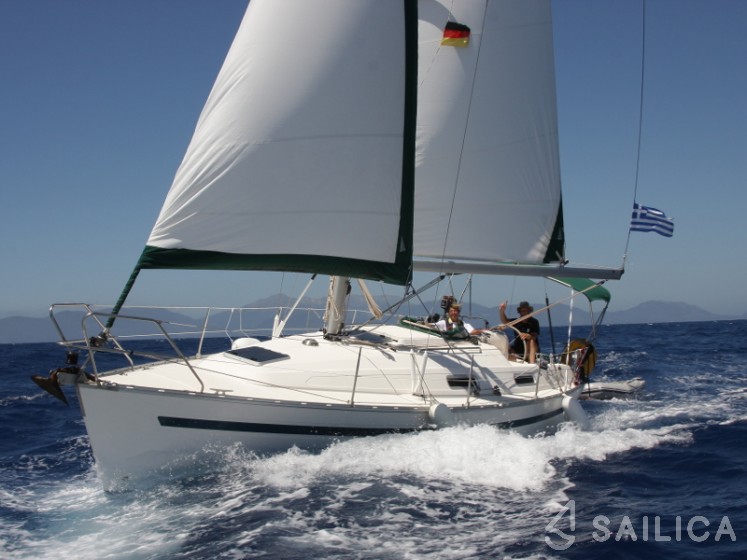 Bavaria 32 - Yacht Charter Sailica