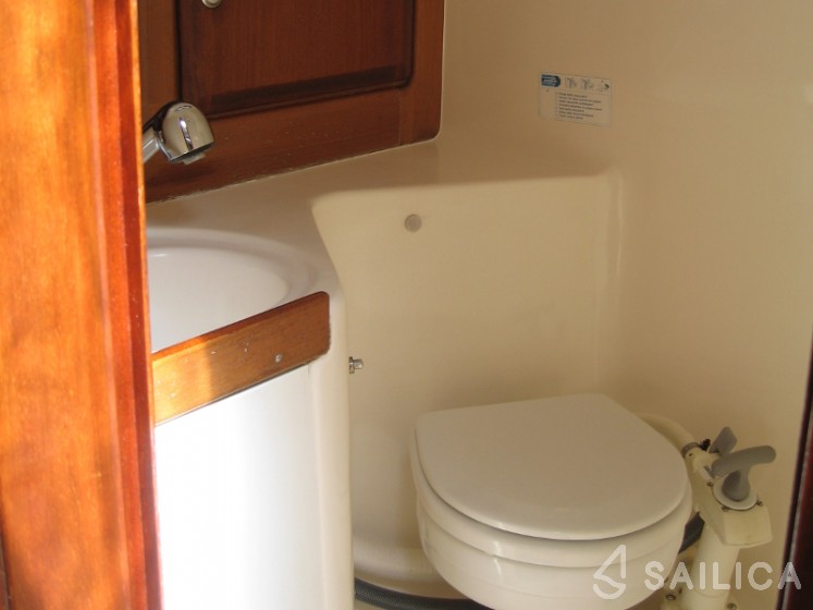 Bavaria 32 - Yacht Charter Sailica