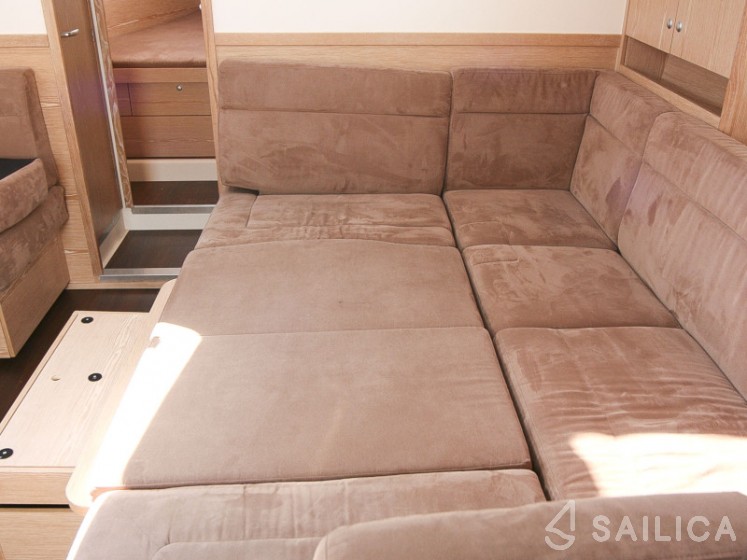Hanse 455 - Yacht Charter Sailica