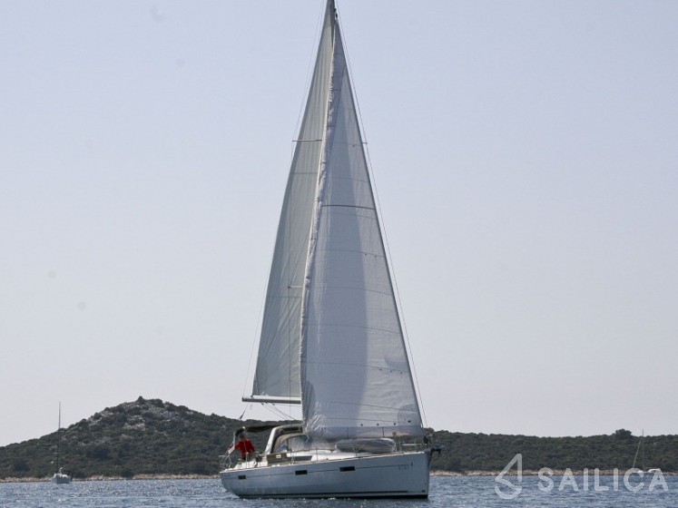 Oceanis 45 - Yacht Charter Sailica