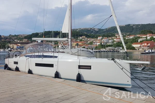 Sun Odyssey 410 - Yacht Charter Sailica