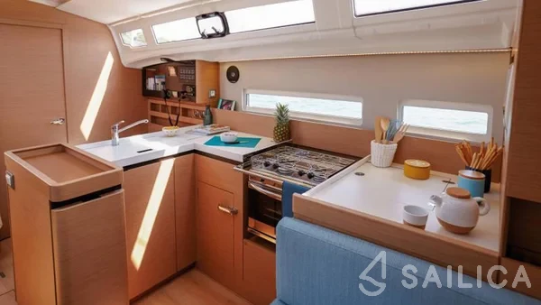 Sun Odyssey 410 - Yacht Charter Sailica