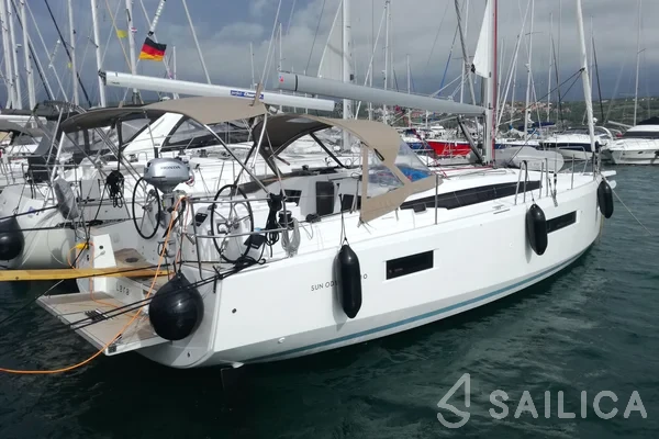 Sun Odyssey 410 - Yacht Charter Sailica