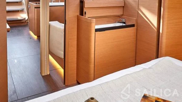 Sun Odyssey 410 - Yacht Charter Sailica