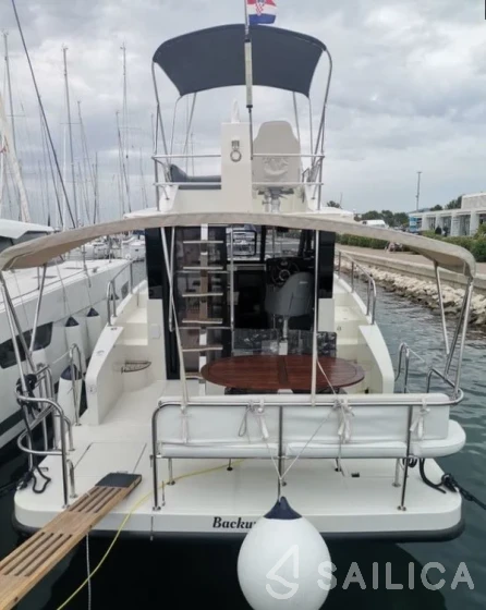 Futura 40 Grand Horizon - Yacht Charter Sailica