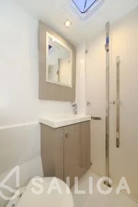 Astréa 42 - Yacht Charter Sailica