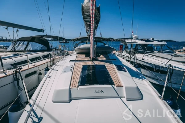 Hanse 418 - Yacht Charter Sailica