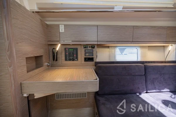 Hanse 418 - Yacht Charter Sailica