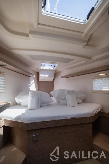 Hanse 418 - Yacht Charter Sailica