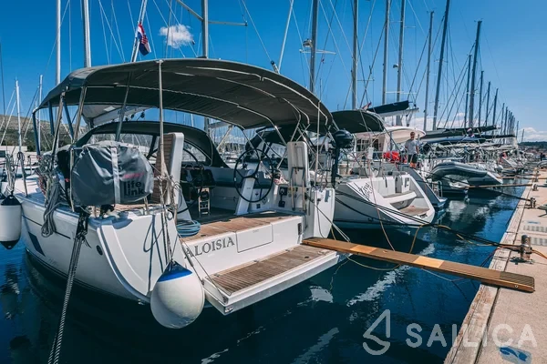 Hanse 418 - Yacht Charter Sailica