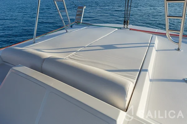 Bali 4.1 - Yacht Charter Sailica