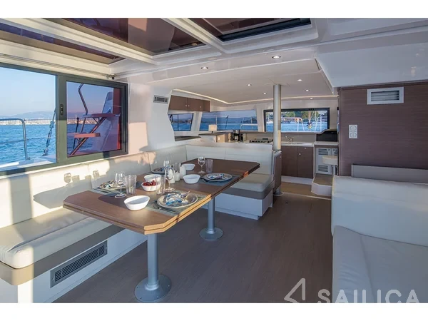 Bali 4.1 - Yacht Charter Sailica