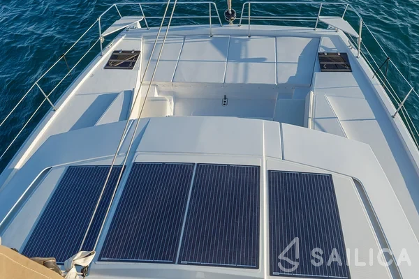 Bali 4.1 - Yacht Charter Sailica