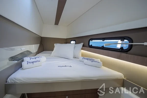 Bali 4.1 - Yacht Charter Sailica