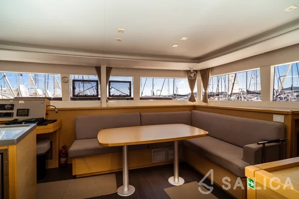 Lagoon 450  Flybridge - Yacht Charter Sailica