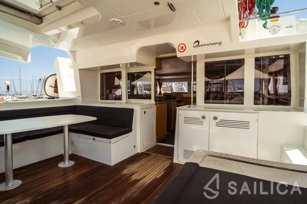 Lagoon 450  Flybridge - Yacht Charter Sailica