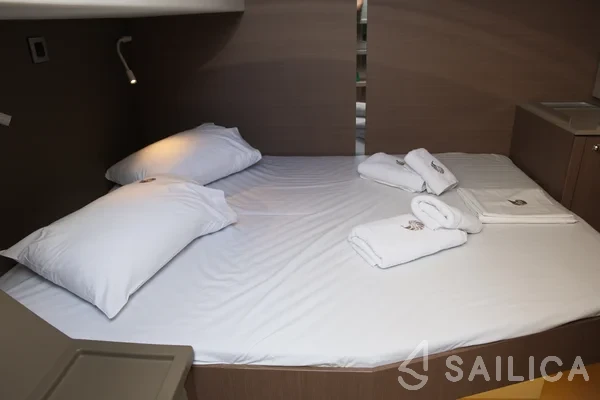 Bali 4.8  - Yacht Charter Sailica