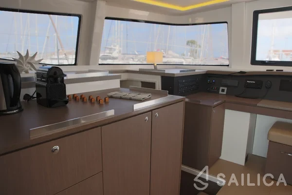 Bali 4.8  - Yacht Charter Sailica