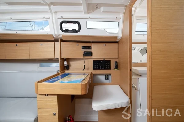 Dufour 360 GL - Yacht Charter Sailica