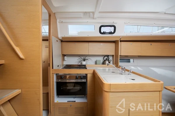 Dufour 360 GL - Yacht Charter Sailica