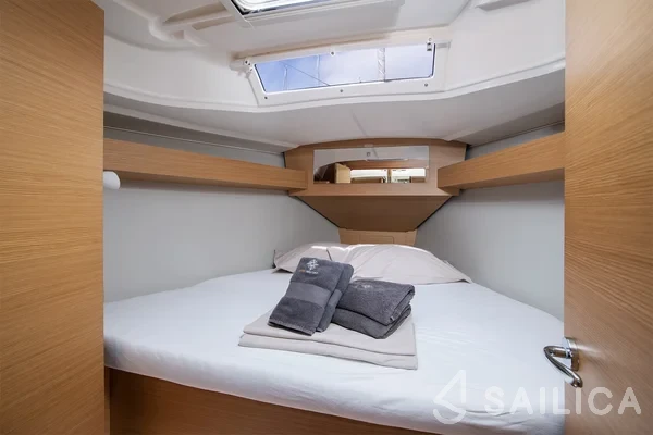 Dufour 360 GL - Yacht Charter Sailica