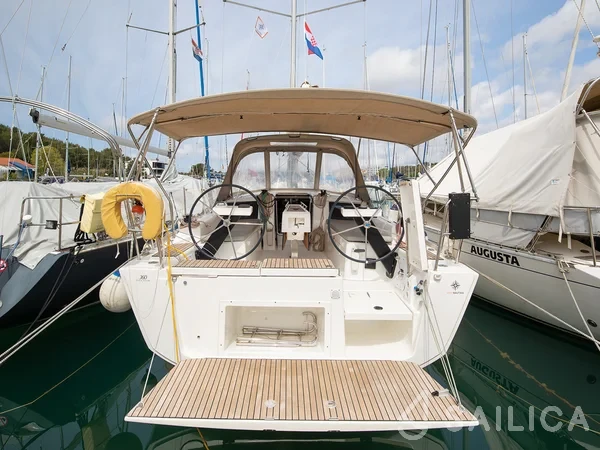 Dufour 360 GL - Yacht Charter Sailica