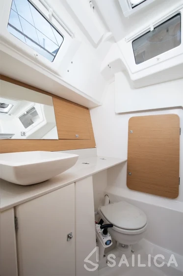 Dufour 360 GL - Yacht Charter Sailica