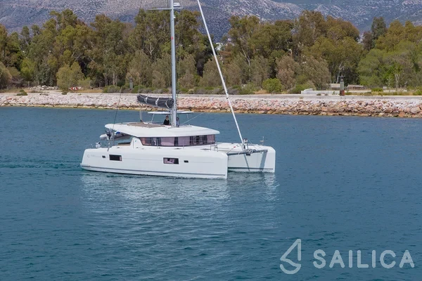Lagoon 42 - Yacht Charter Sailica