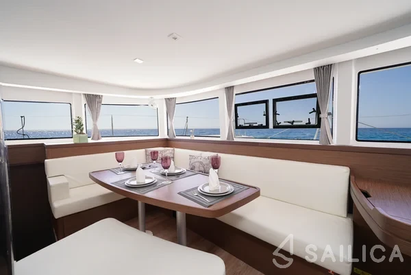 Lagoon 42 - Yacht Charter Sailica