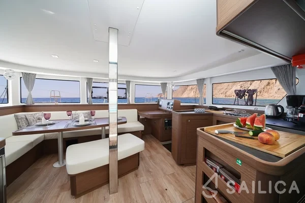 Lagoon 42 - Yacht Charter Sailica