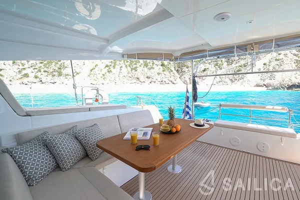 Lagoon 42 - Yacht Charter Sailica