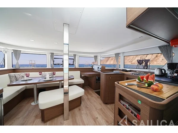 Lagoon 42 - Yacht Charter Sailica