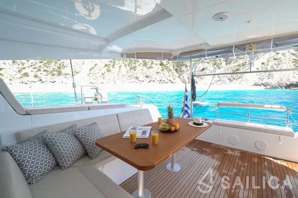 Lagoon 42 - Yacht Charter Sailica