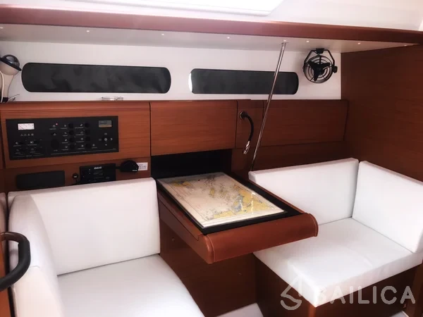 Sun Odyssey 419 - Yacht Charter Sailica